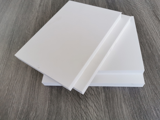 Uitgebreid GB Stijve PVC-schuimplaat Mat oppervlak 5 mm dik polyvinylchloride